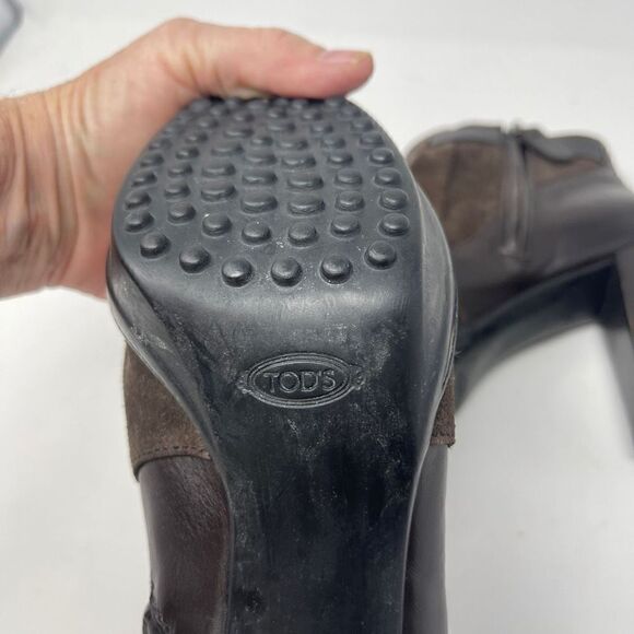 Tod's Women's Brown Suede Leather Round Toe Buckle Heeled Ankle Bootie Size 38 - Picture 5 of 7